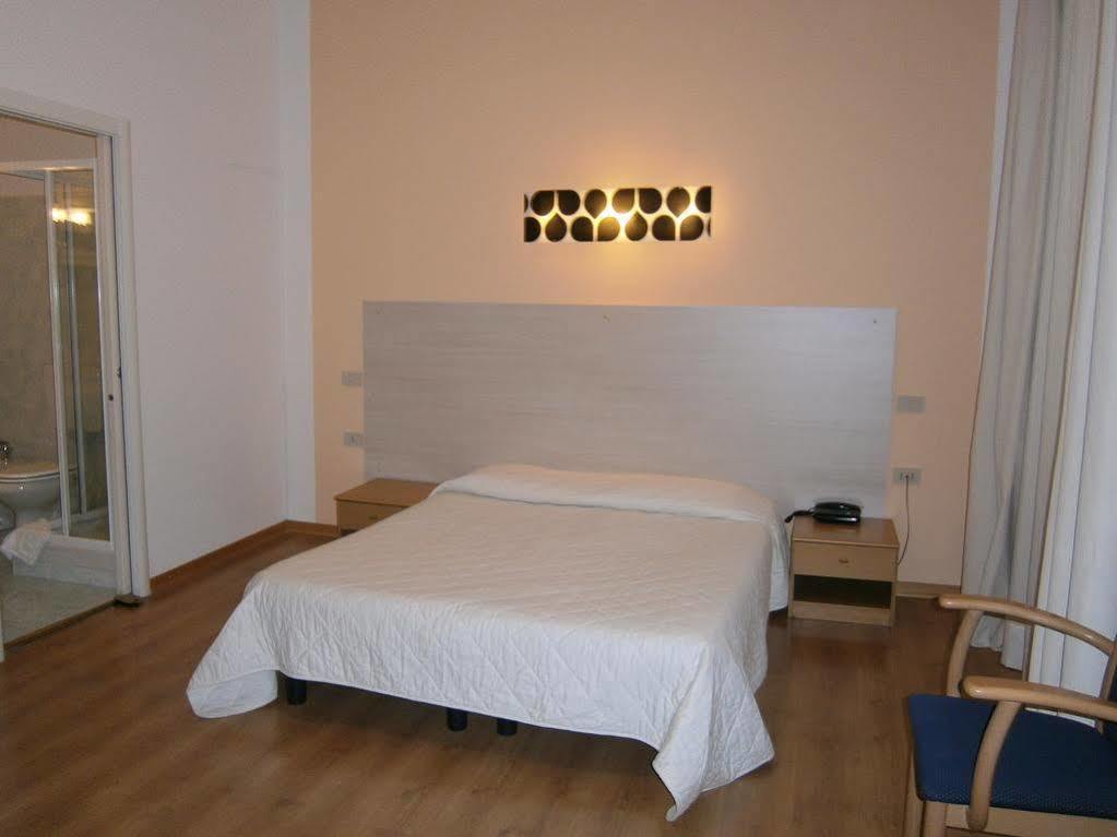 Hotel Alabarda Trieszt Szoba fotó