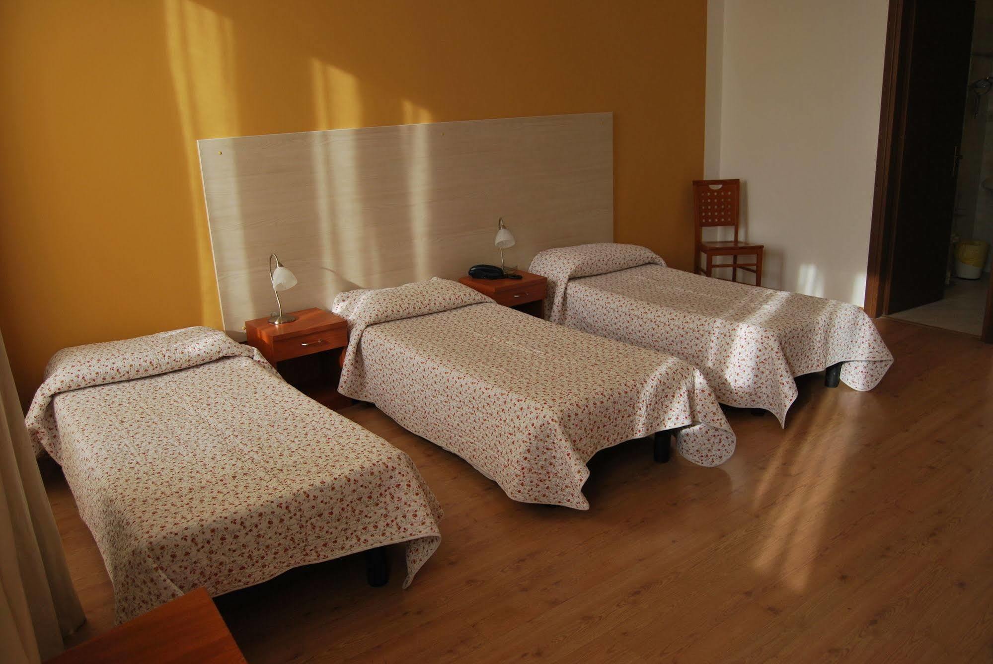 Hotel Alabarda Trieszt Kültér fotó