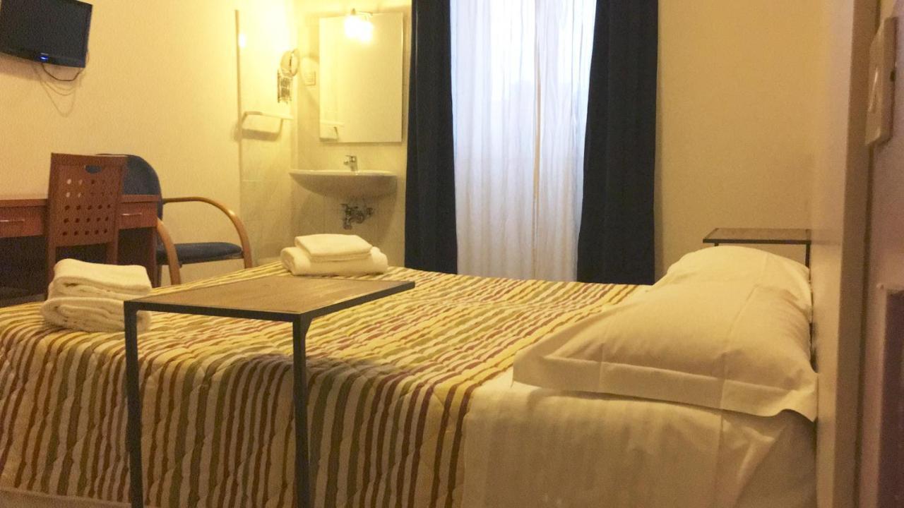 Hotel Alabarda Trieszt Kültér fotó